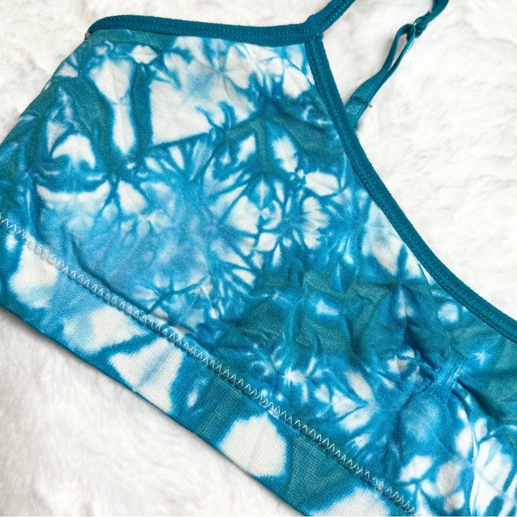Hanes Girls' Seamless Ruched Crop Bra Size XL Teal Blue Tie Dye - Picture 4 of 7